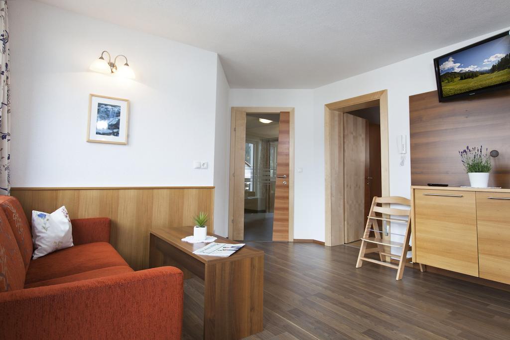 Ferienhaus Luis ナウダース エクステリア 写真